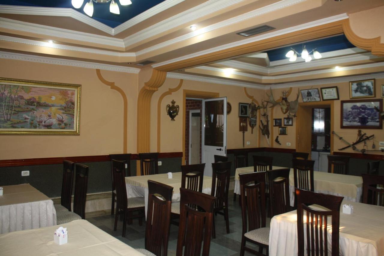 Hotel Bar Restaurant America Kukes Bagian luar foto