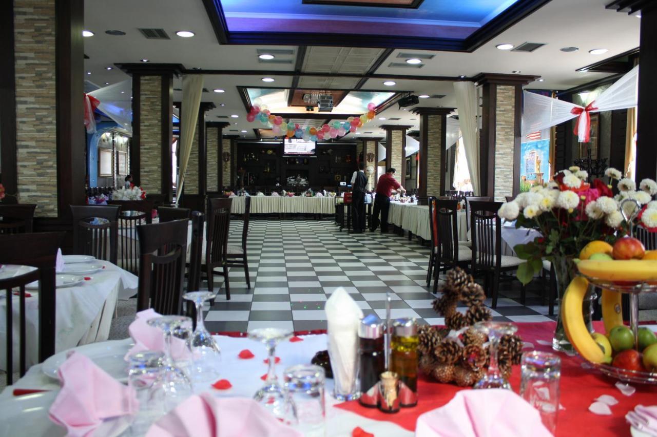 Hotel Bar Restaurant America Kukes Bagian luar foto